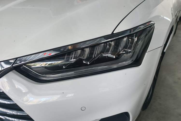 Used BYD Qin Pro 2019 Super Edition 1.5TI Automatic Smart Connect Flagship Model China V Standard Left Front Headlight