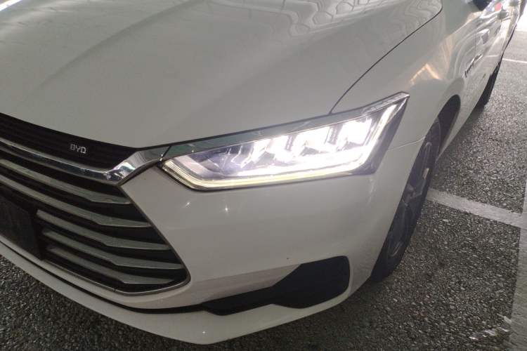 Used BYD Qin Pro 2019 Super Edition 1.5TI Automatic Smart Connect FENGSHANG Model China V Standard Left Front Headlight