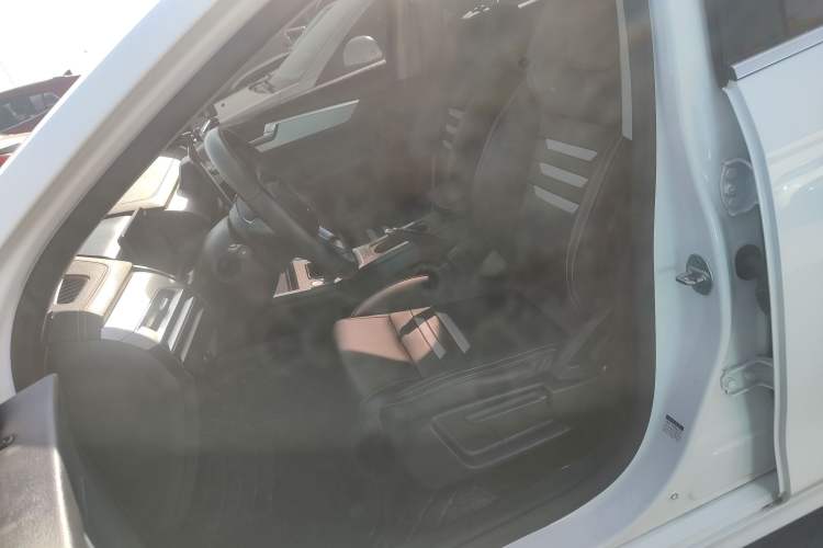 Used BYD Qin Pro 2019 Super Edition 1.5TI Manual Smart Connect Fierce Model China V Standard Left Front Seat