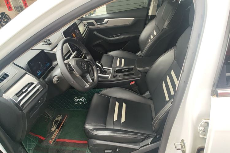 Used BYD Qin Pro 2019 Super Edition 1.5TI Automatic Smart Connect Enjoyment Model China VI Standard Left Front Seat