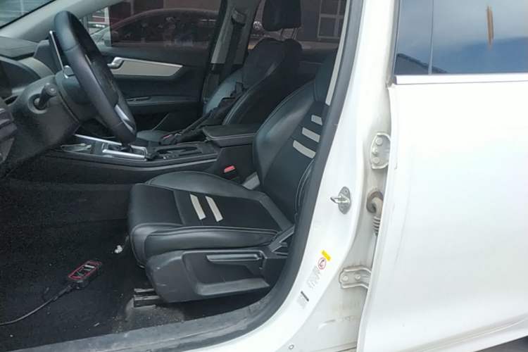 Used BYD Qin Pro 2019 Super Edition 1.5TI Automatic Smart Connect FENGSHANG Model China VI Standard Left Front Seat