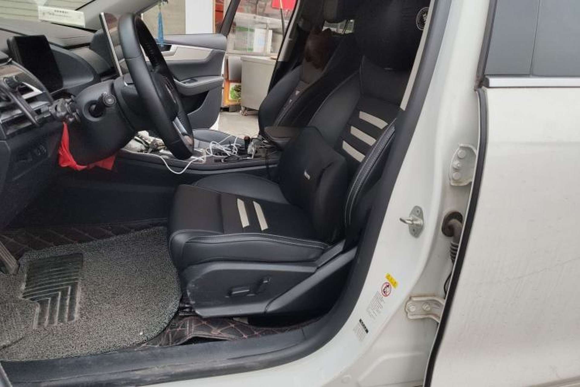 Used BYD Qin Pro 2019 Super Edition 1.5TI Automatic Smart Connect Enjoyment Model China VI Standard Left Front Seat