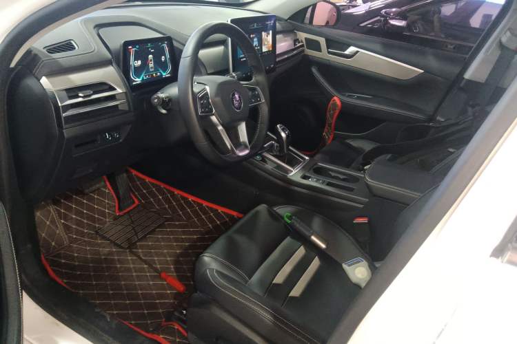 Used BYD Qin Pro 2019 Super Edition 1.5TI Automatic Smart Connect Flagship Model China V Standard Left Front Seat