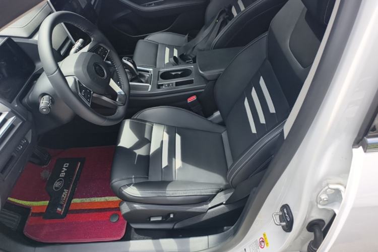 Used BYD Qin Pro 2019 Super Edition 1.5TI Automatic Smart Connect Flagship Model China V Standard Left Front Seat