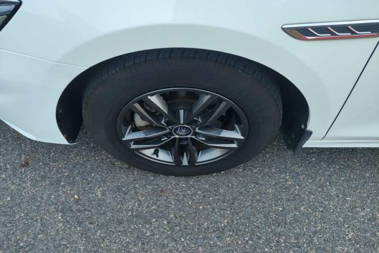 Used BYD Qin Pro 2019 Super Edition 1.5TI Automatic Smart Connect FENGSHANG Model China VI Standard Left Front Wheel Hub