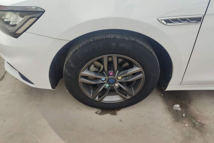 Used BYD Qin Pro 2019 Super Edition 1.5TI Automatic Smart Connect FENGSHANG Model China VI Standard Left Front Wheel Hub