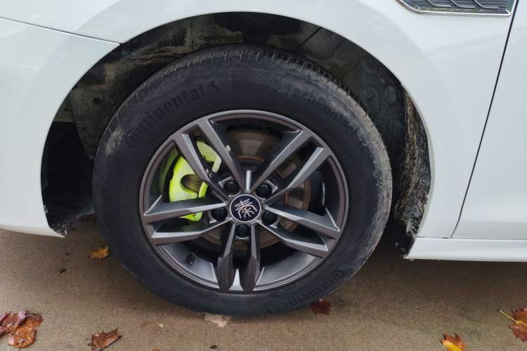 Used BYD Qin Pro 2019 Super Edition 1.5TI Automatic Smart Connect Dynamic Model China VI Standard Left Front Wheel Hub