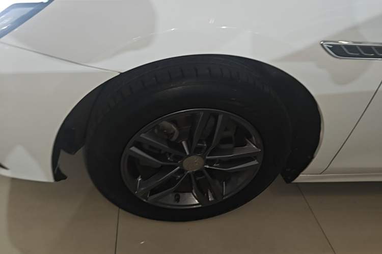 Used BYD Qin Pro 2019 Super Edition 1.5TI Automatic Smart Connect FENGSHANG Model China V Standard Left Front Wheel Hub