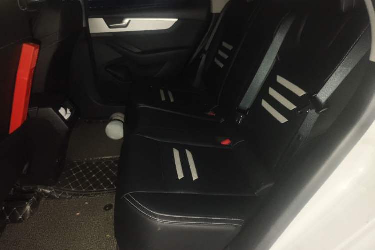 Used BYD Qin Pro 2019 Super Edition 1.5TI Automatic Smart Connect Dynamic Model China V Standard Left Rear Seat