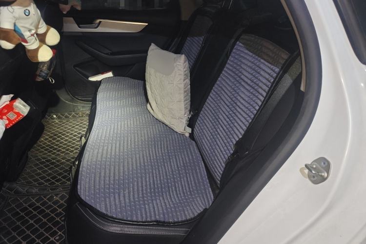 Used BYD Qin Pro 2019 Super Edition 1.5TI Manual Smart Connect Fierce Model China V Standard Left Rear Seat