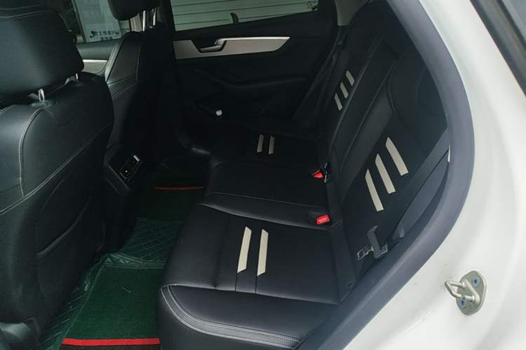 Used BYD Qin Pro 2019 Super Edition 1.5TI Automatic Smart Connect Enjoyment Model China VI Standard Left Rear Seat