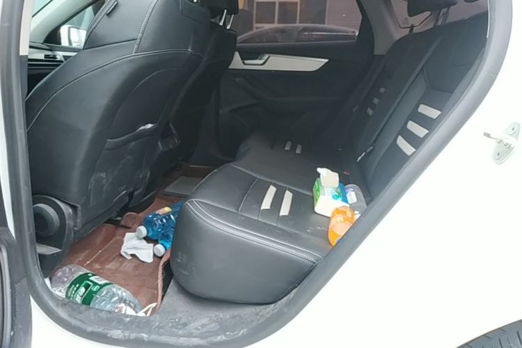 Used BYD Qin Pro 2019 Super Edition 1.5TI Automatic Smart Connect FENGSHANG Model China VI Standard Left Rear Seat