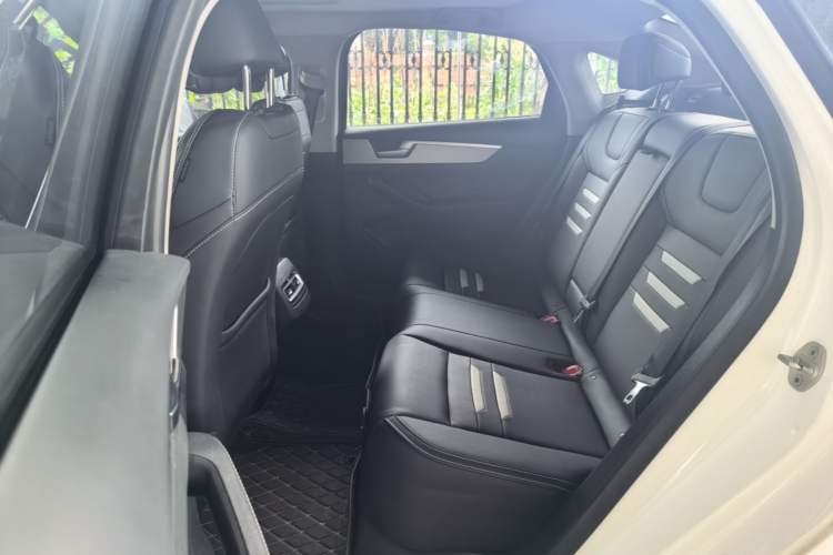 Used BYD Qin Pro 2019 Super Edition 1.5TI Automatic Smart Connect Enjoyment Model China VI Standard Left Rear Seat