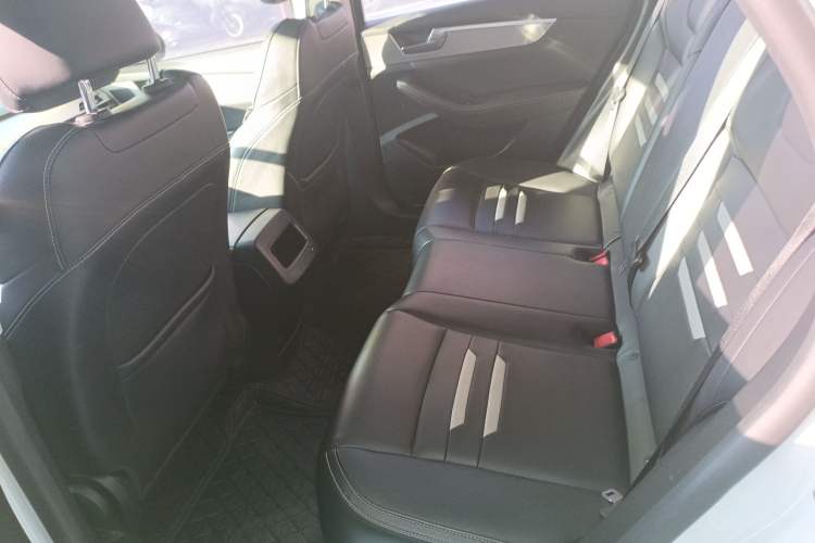 Used BYD Qin Pro 2019 Super Edition 1.5TI Automatic Smart Connect Dynamic Model China VI Standard Left Rear Seat