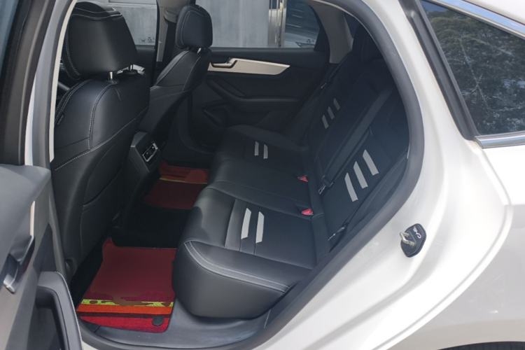 Used BYD Qin Pro 2019 Super Edition 1.5TI Automatic Smart Connect Flagship Model China V Standard Left Rear Seat