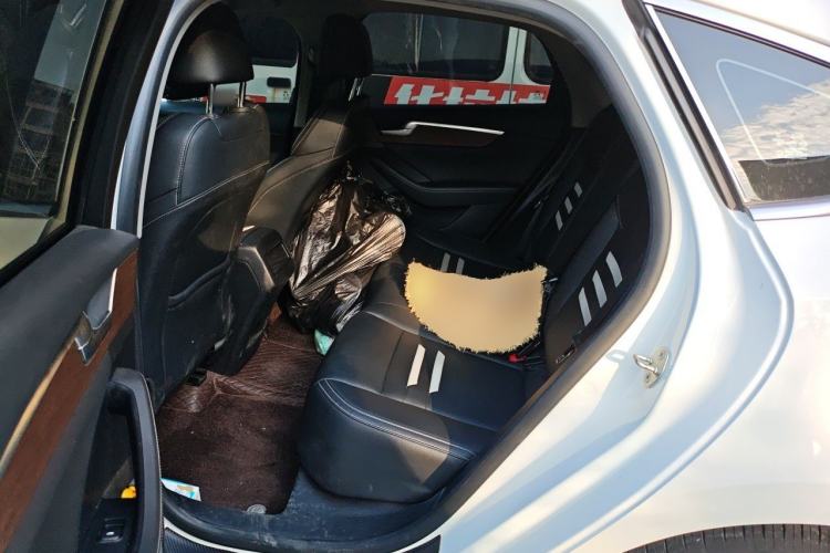 Used BYD Qin Pro 2019 Super Edition 1.5TI Manual Smart Connect Powerful Model China VI Standard Left Rear Seat