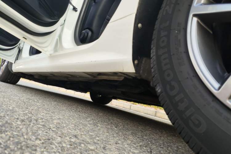 Used BYD Qin Pro 2019 Super Edition 1.5TI Automatic Smart Connect FENGSHANG Model China VI Standard Left Side Sill