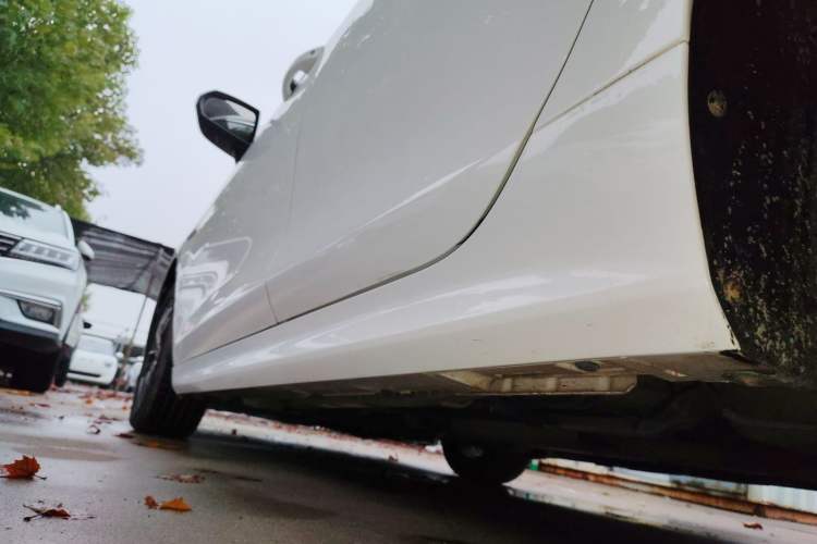 Used BYD Qin Pro 2019 Super Edition 1.5TI Automatic Smart Connect Dynamic Model China VI Standard Left Side Sill