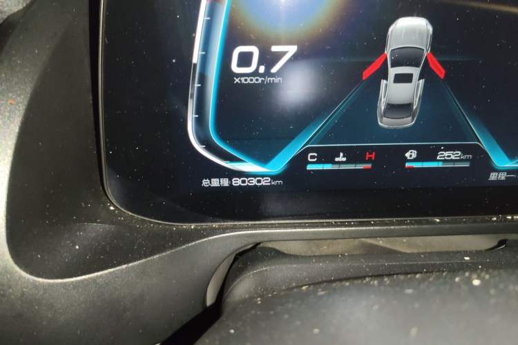 Used BYD Qin Pro 2019 Super Edition 1.5TI Automatic Smart Connect FENGSHANG Model China VI Standard Odometer Close Up