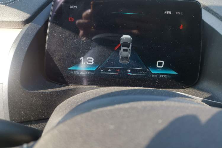 Used BYD Qin Pro 2019 Super Edition 1.5TI Manual Smart Connect Powerful Model China VI Standard Odometer Close Up