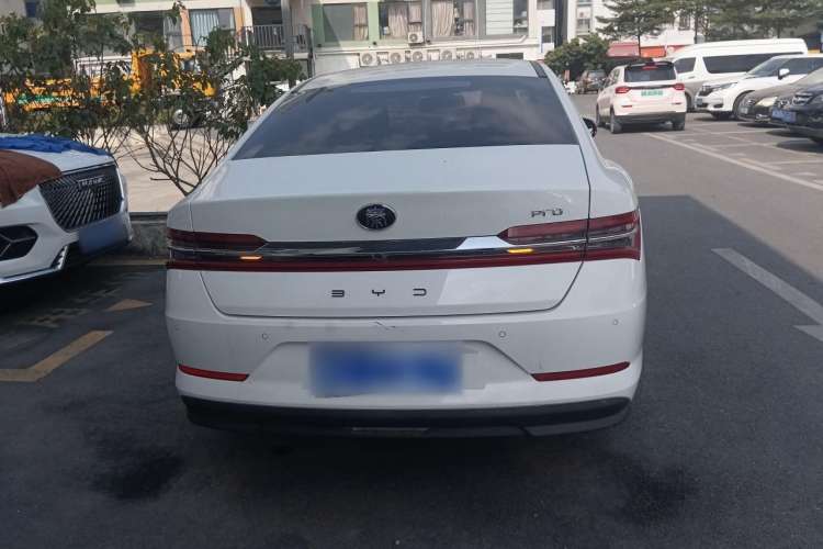 Used BYD Qin Pro 2019 Super Edition 1.5TI Manual Smart Connect Fierce Model China V Standard Rear