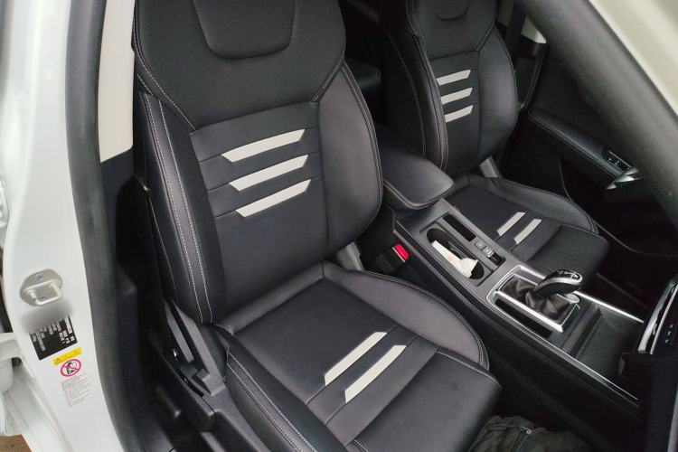 Used BYD Qin Pro 2019 Super Edition 1.5TI Automatic Smart Connect Dynamic Model China VI Standard Right Front Seat