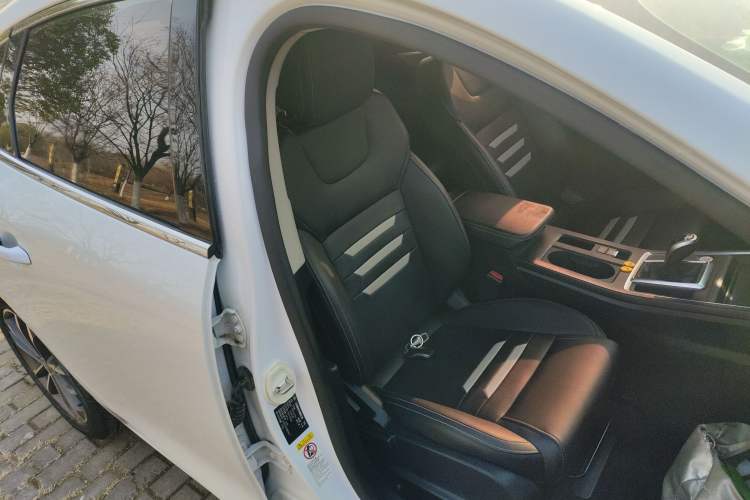 Used BYD Qin Pro 2019 Super Edition 1.5TI Automatic Smart Connect Brilliance Model China VI Standard Right Front Seat