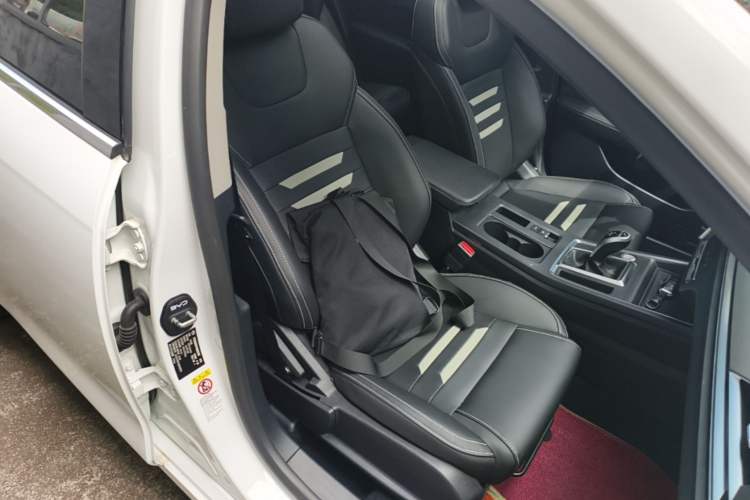 Used BYD Qin Pro 2019 Super Edition 1.5TI Automatic Smart Connect Flagship Model China V Standard Right Front Seat