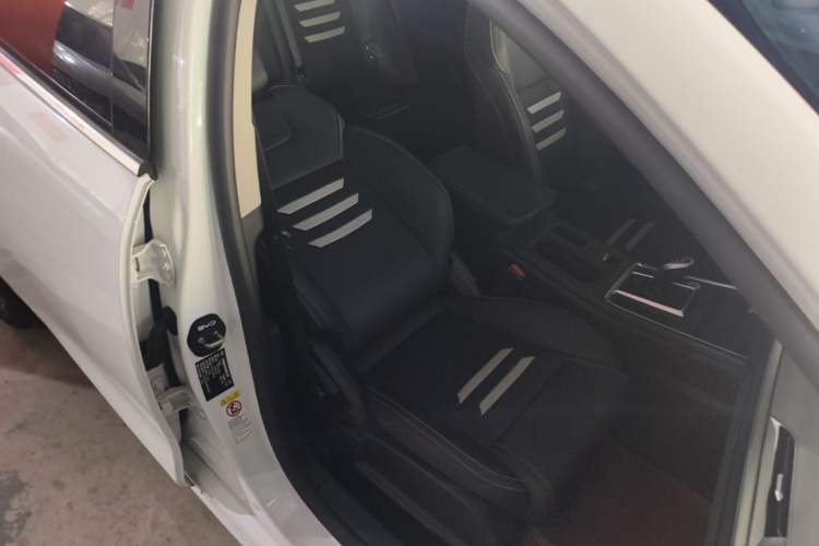 Used BYD Qin Pro 2019 Super Edition 1.5TI Automatic Smart Connect Flagship Model China V Standard Right Front Seat