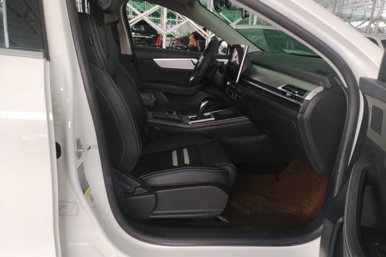 Used BYD Qin Pro 2019 Super Edition 1.5TI Automatic Smart Connect FENGSHANG Model China V Standard Right Front Seat
