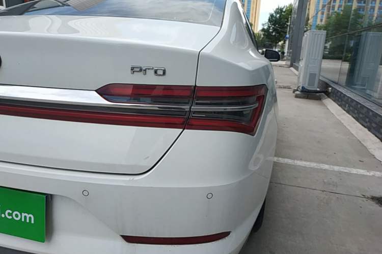 Used BYD Qin Pro 2019 Super Edition 1.5TI Automatic Smart Connect FENGSHANG Model China VI Standard Right Rear Taillight