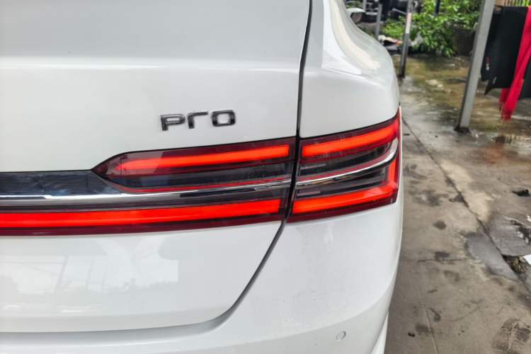 Used BYD Qin Pro 2019 Super Edition 1.5TI Automatic Smart Connect Enjoyment Model China VI Standard Right Rear Taillight