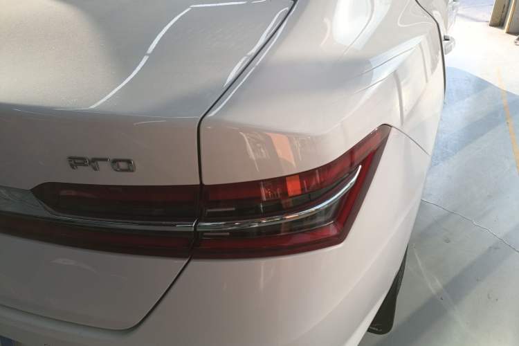 Used BYD Qin Pro 2019 Super Edition 1.5TI Automatic Smart Connect Dynamic Model China VI Standard Right Rear Taillight