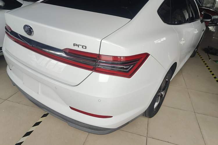 Used BYD Qin Pro 2019 Super Edition 1.5TI Automatic Smart Connect FENGSHANG Model China VI Standard Right Rear Taillight