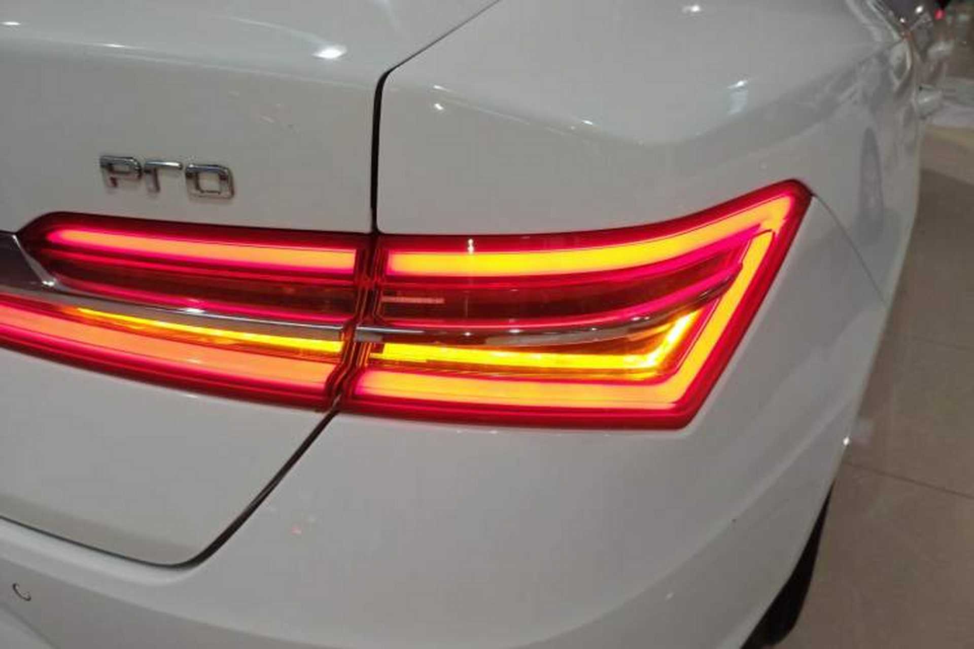 Used BYD Qin Pro 2019 Super Edition 1.5TI Manual Smart Connect Powerful Model China VI Standard Right Rear Taillight