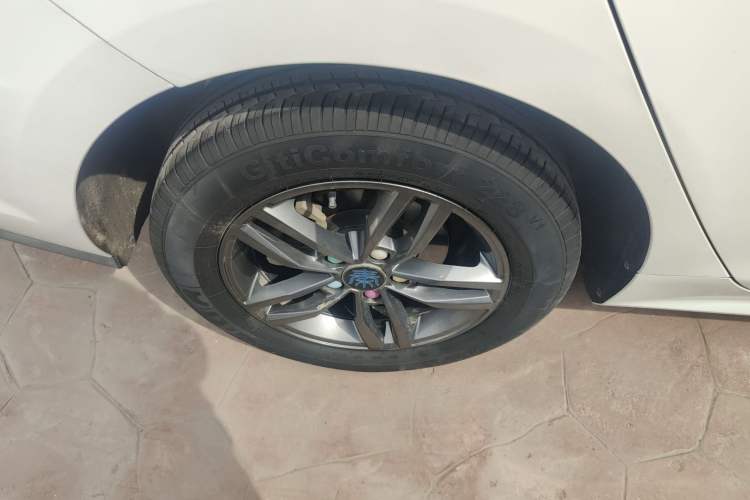 Used BYD Qin Pro 2019 Super Edition 1.5TI Automatic Smart Connect FENGSHANG Model China VI Standard Right Rear Wheel Hub