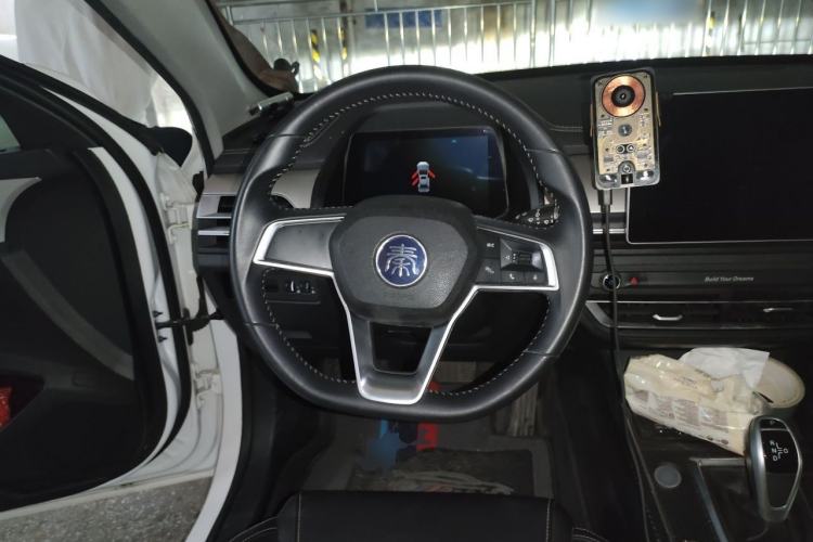 Used BYD Qin Pro 2019 Super Edition 1.5TI Automatic Smart Connect FENGSHANG Model China VI Standard Steering Wheel