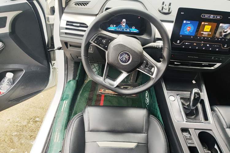 Used BYD Qin Pro 2019 Super Edition 1.5TI Automatic Smart Connect Enjoyment Model China VI Standard Steering Wheel