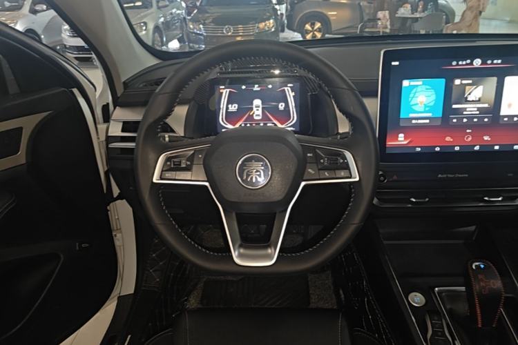 Used BYD Qin Pro 2019 Super Edition 1.5TI Automatic Smart Connect FENGSHANG Model China V Standard Steering Wheel