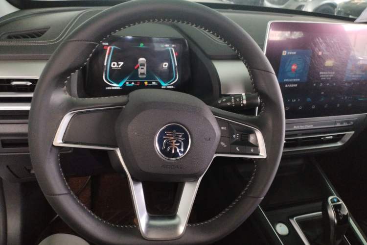 Used BYD Qin Pro 2019 Super Edition 1.5TI Automatic Smart Connect FENGSHANG Model China V Standard Steering Wheel
