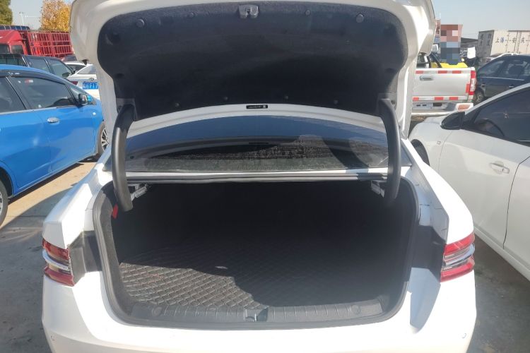 Used BYD Qin Pro 2019 Super Edition 1.5TI Manual Smart Connect Fierce Model China V Standard Trunk