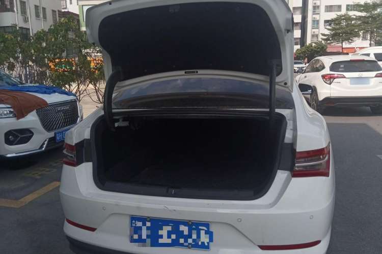 Used BYD Qin Pro 2019 Super Edition 1.5TI Manual Smart Connect Fierce Model China V Standard Trunk