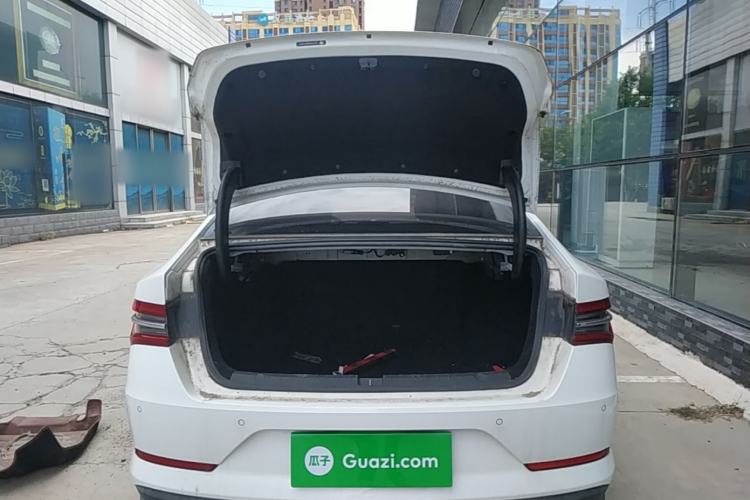 Used BYD Qin Pro 2019 Super Edition 1.5TI Automatic Smart Connect FENGSHANG Model China VI Standard Trunk