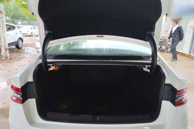Used BYD Qin Pro 2019 Super Edition 1.5TI Automatic Smart Connect Dynamic Model China VI Standard Trunk