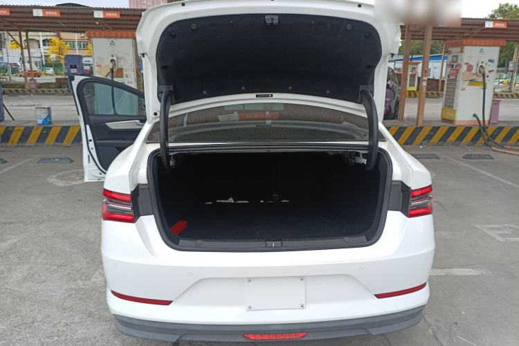 Used BYD Qin Pro 2019 Super Edition 1.5TI Automatic Smart Connect Flagship Model China V Standard Trunk
