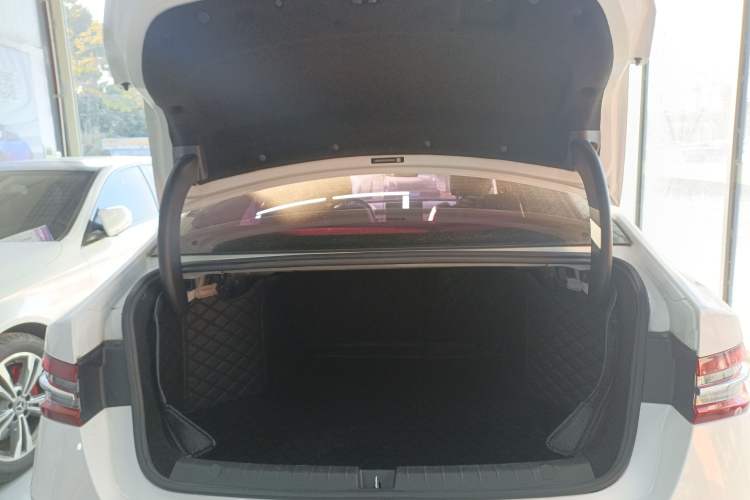 Used BYD Qin Pro 2019 Super Edition 1.5TI Automatic Smart Connect Dynamic Model China VI Standard Trunk