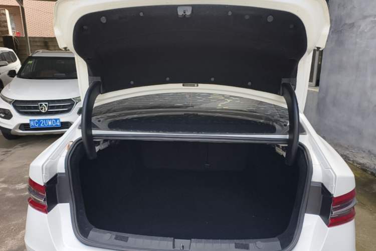 Used BYD Qin Pro 2019 Super Edition 1.5TI Automatic Smart Connect Flagship Model China V Standard Trunk