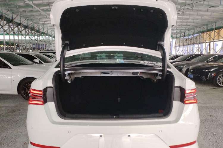 Used BYD Qin Pro 2019 Super Edition 1.5TI Automatic Smart Connect FENGSHANG Model China V Standard Trunk