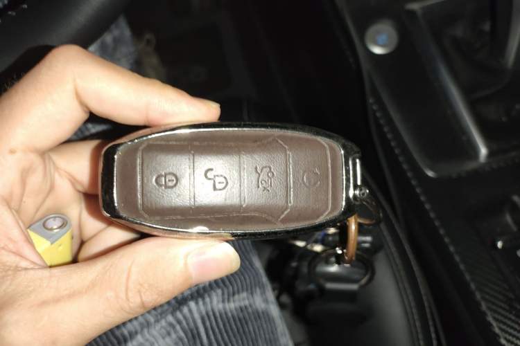 Used BYD Qin Pro 2019 Super Edition 1.5TI Automatic Smart Connect FENGSHANG Model China VI Standard Vehicle Key