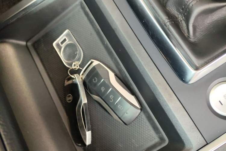 Used BYD Qin Pro 2019 Super Edition 1.5TI Automatic Smart Connect FENGSHANG Model China VI Standard Vehicle Key